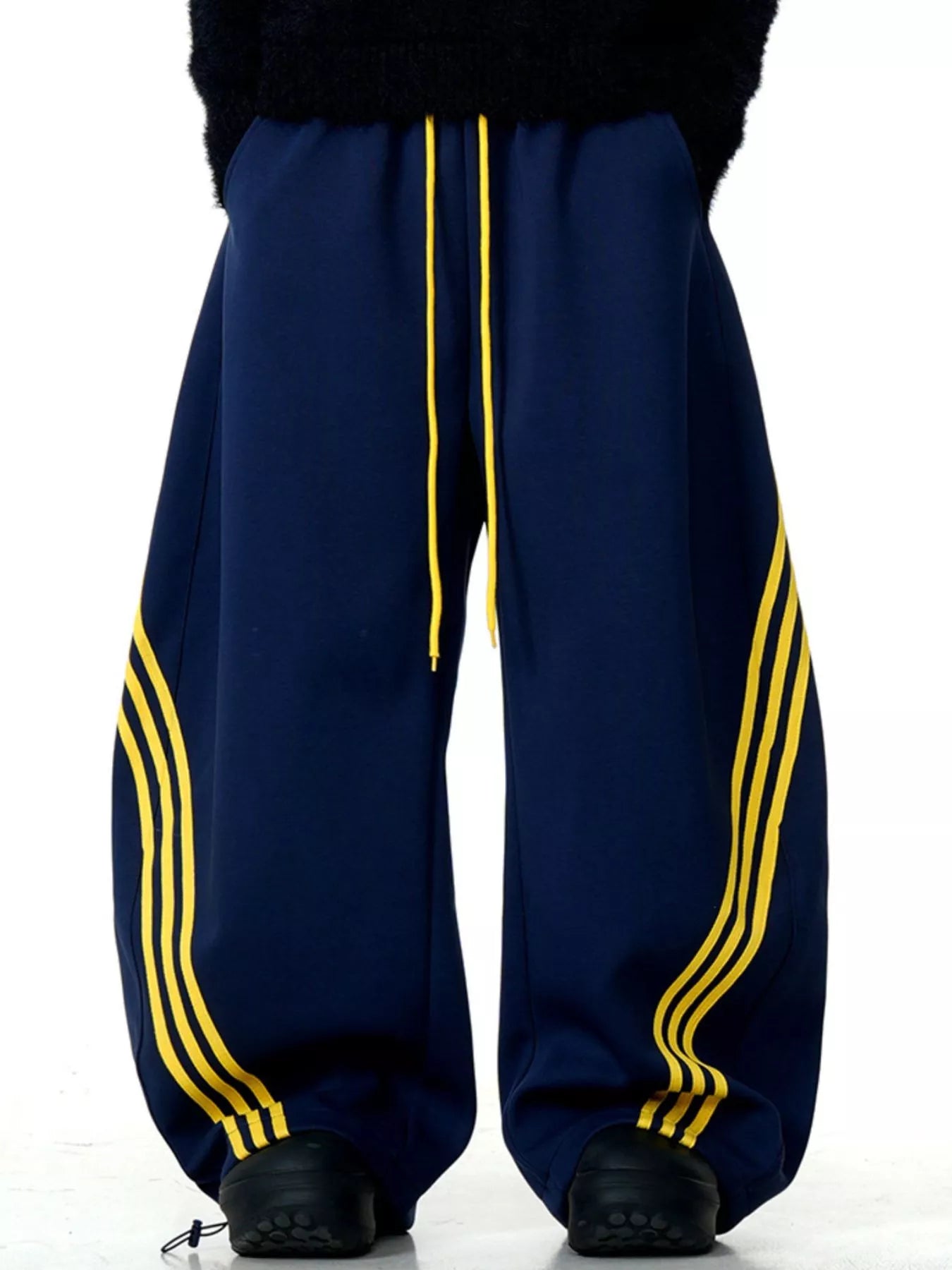 Men's Wide-Leg Striped Pants